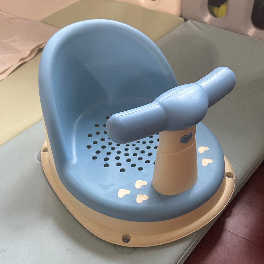 Blue Baby Bath Seat with Handle